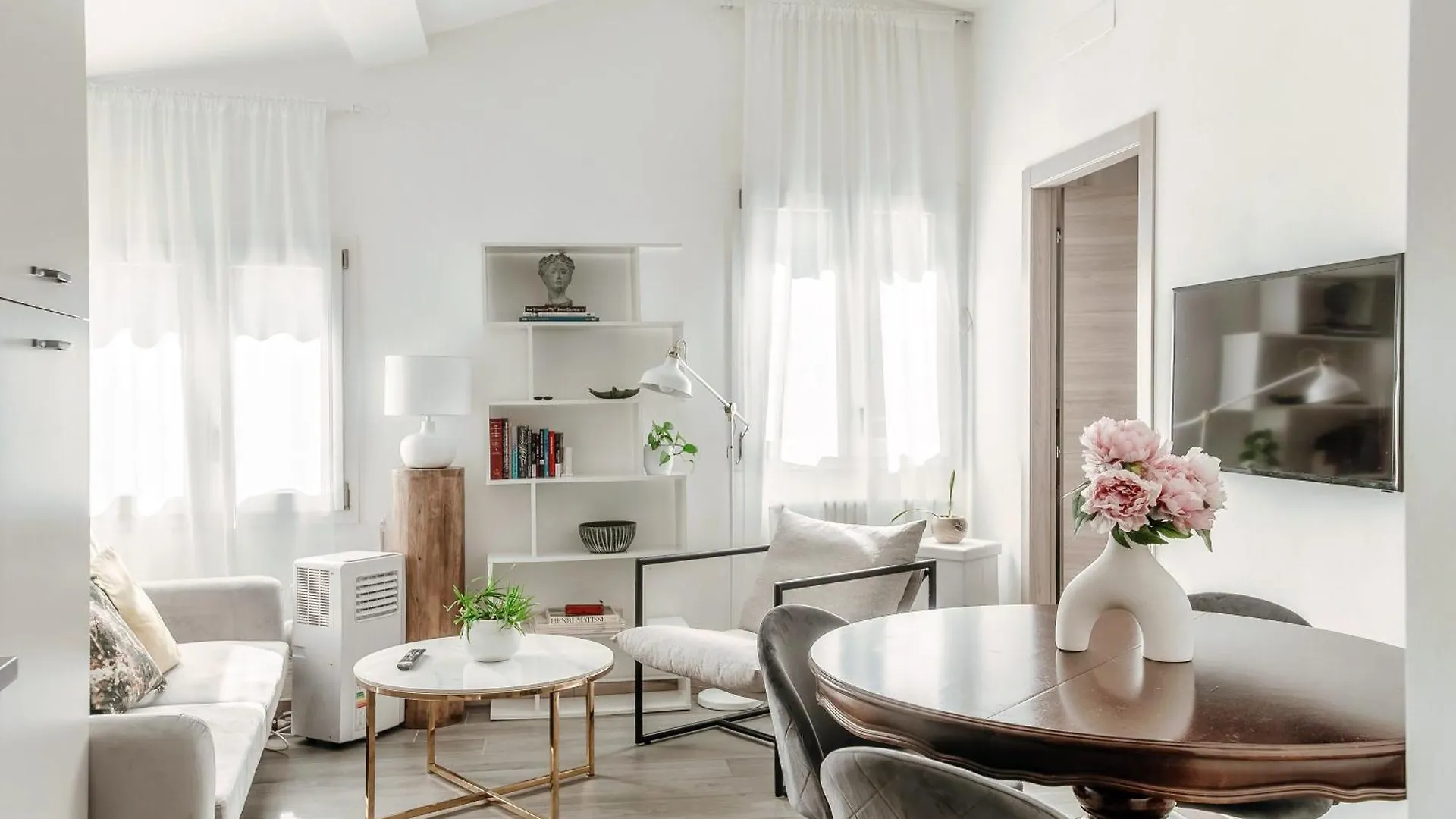 Boheme Loft By Quokka 360 - Among The Historic Streets Of Como Italië